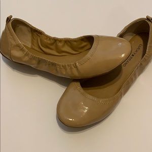 Lucky Brand Neutral Flats Size 11* Nice!